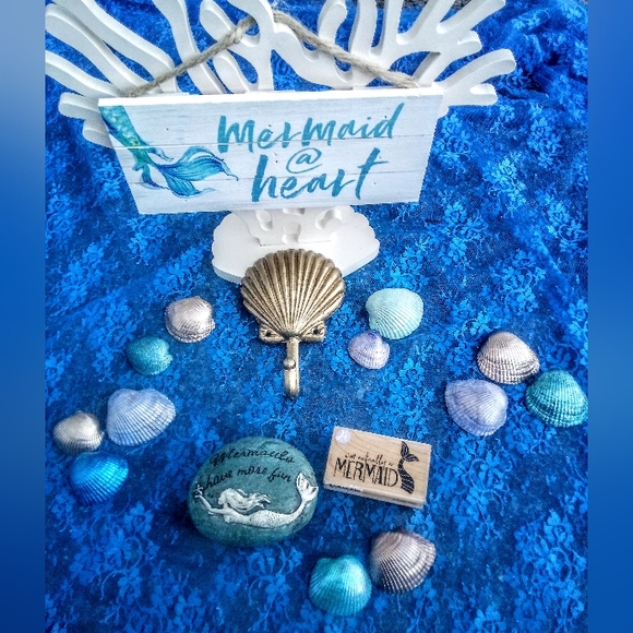 4 piece Mermaid bundle,& Real hand painted sea shells are included too! - Picture 2 of 12